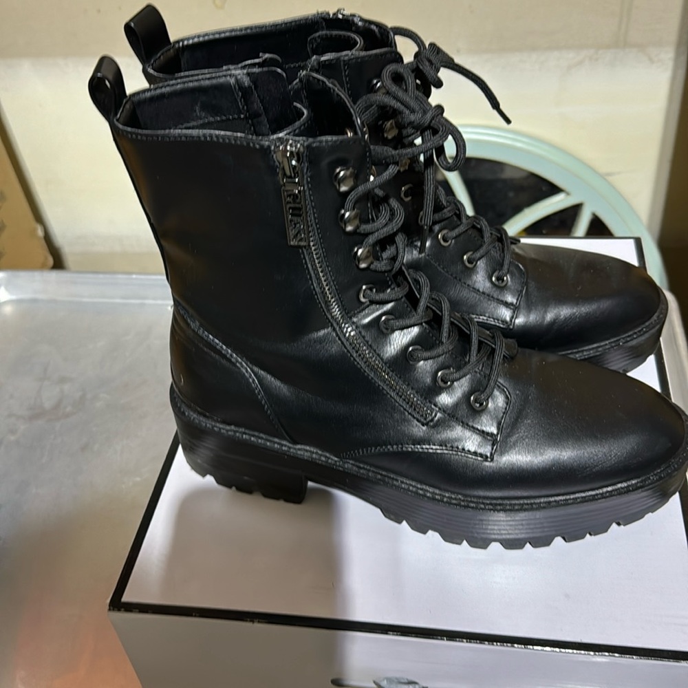 Women’s boots